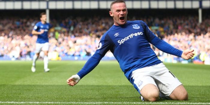 Wayne Rooney marca golazo tras su regreso al Everton