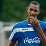 Jugadores piden a Roger Espinoza y Jerry Bengtson ante Costa Rica