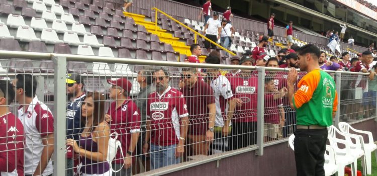 Suspenden partido en Costa Rica por amenaza de bomba