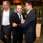 Iniesta desmiente a Bartomeu y niega su renovación