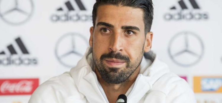 Khedira dona entradas a niños pobres para partido ante Noruega