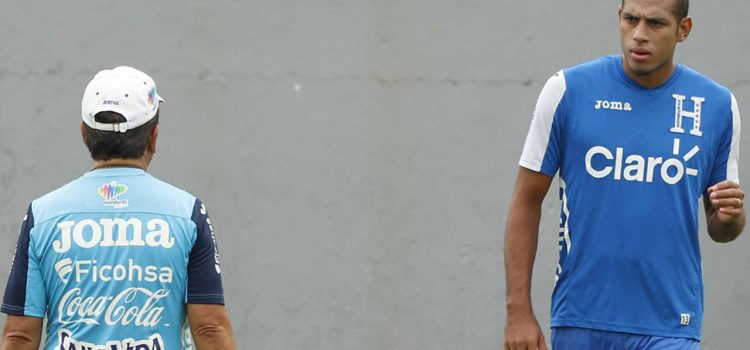 Óscar Benítez: Eddie Hernández no podrá jugar contra Australia
