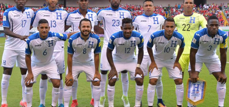 Honduras escala cinco posiciones en el ranking FIFA