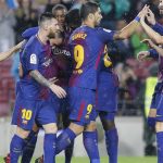 Barcelona rescata punto en partido polémico