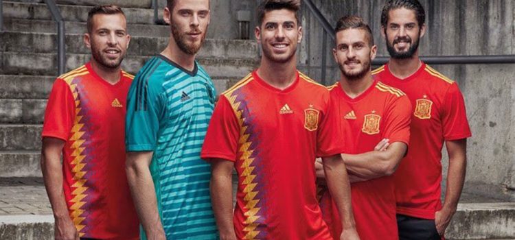 Cancelan presentación de la polémica camiseta de España