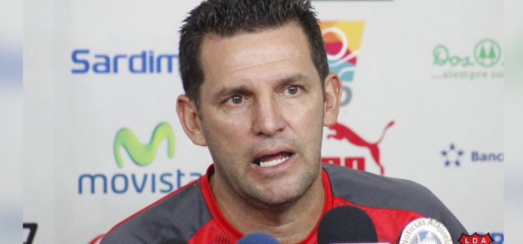 Javier Delgado queda fuera del Cartaginés