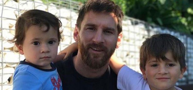 Messi llevó a sus hijos a Finlandia para conocer a Papá Noel