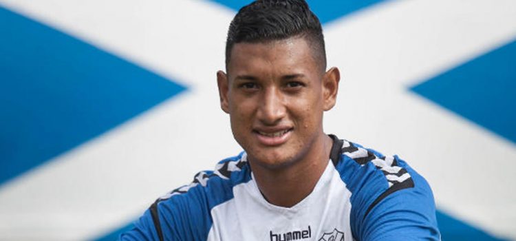 Bryan Acosta, el mejor jugador del Tenerife ante el Reus