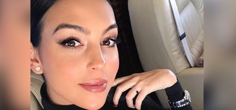 La novia de Cristiano, señalada por su vestimenta