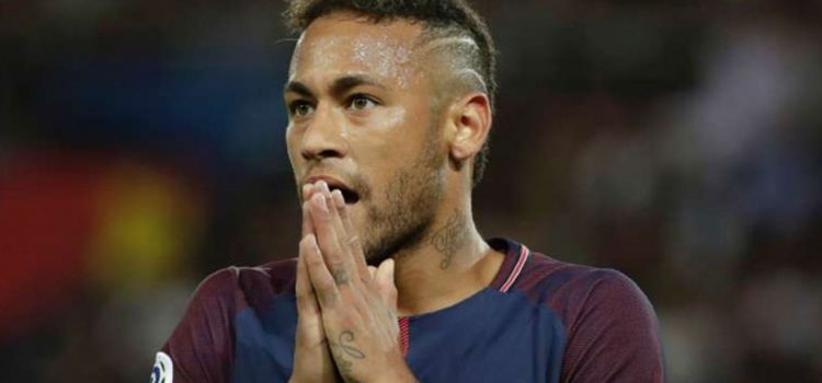 Neymar regresa a Francia