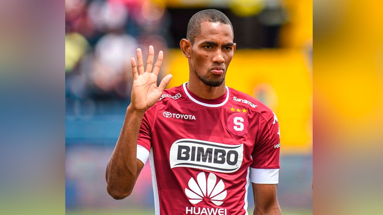 Jerry Bengtson seguirá seis meses más en el Saprissa Sporthiva Online