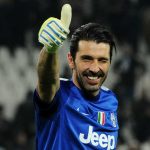 Buffon podría aplazar su retiro del fútbol