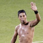 Oficial: Ronaldinho le dice adiós al fútbol profesional