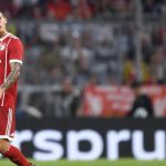 James Rodríguez se marcho mareado del campo por un balonazo