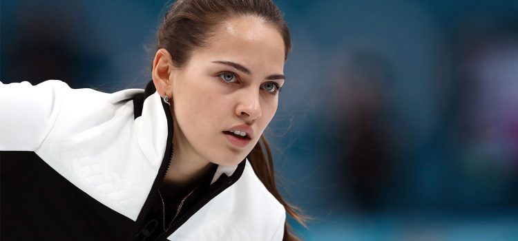 La deportista rusa que enamora por su parecido con Angelina Jolie