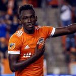 Alberth Elis cumple hoy 22 años y lo celebró con los astros de los Houston Rockets