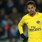 Futbolista francés pone como foto de perfil a Neymar rendido a sus pies