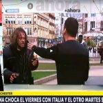 Indigente ataca a periodista… ¡En vivo!