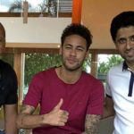 Padre de Neymar tranquiliza a París publicando fotos con el jeque