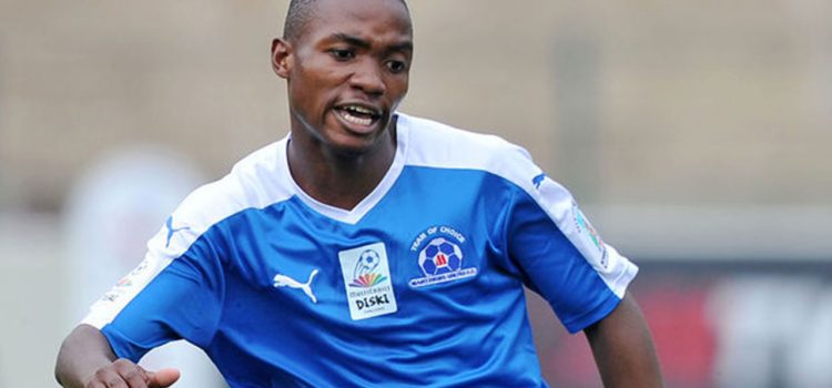 Rayo golpea a futbolista durante un partido