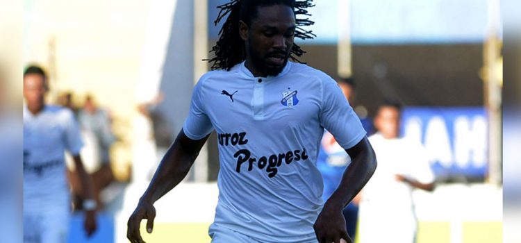 Tico Roy Smith lucha por evitar el descenso con Honduras Progreso