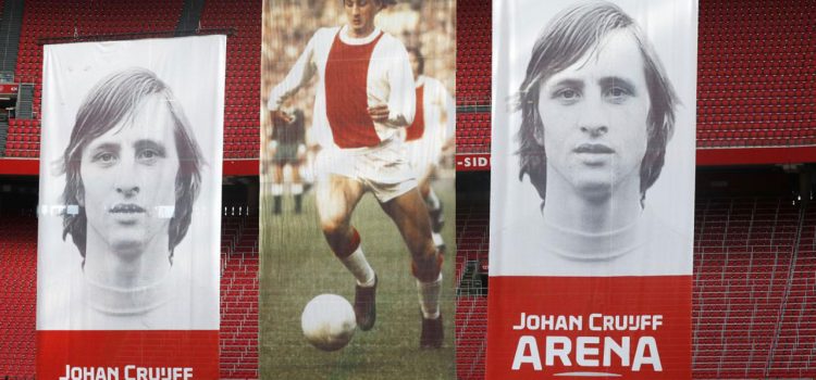 Develan el logo del Johan Cruyff Arena