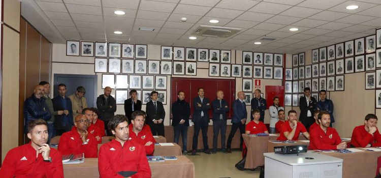 Promoción de lujo en el curso de entrenadores en España