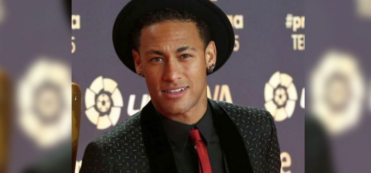 Neymar inaugura una discoteca en Río de Janeiro