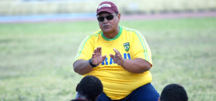 Gestionan pensión al exentrenador Rafael "Paciencia" Núñez