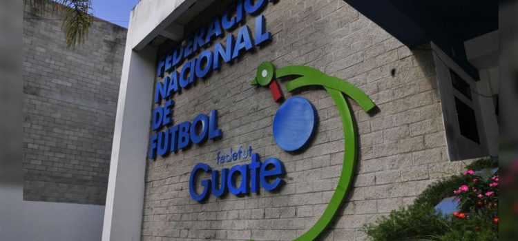 FIFA levanta suspensión al fútbol de Guatemala