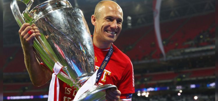 Arjen Robben jugará una temporada más con Bayern Munich