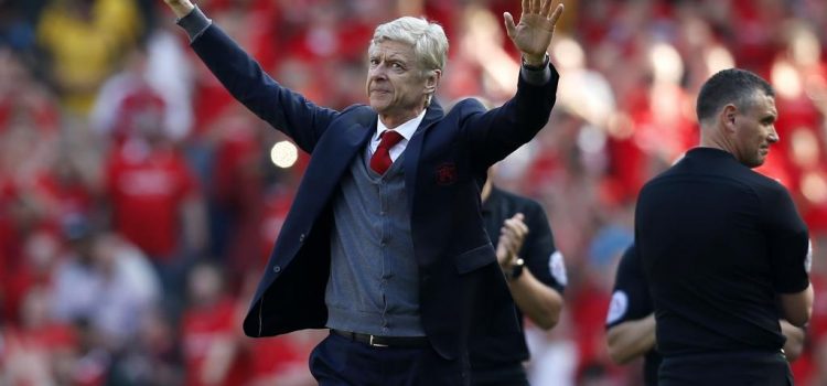 Arsene Wenger recibe homenaje en su despedida del Arsenal