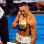 Boxeo: hondureño Teofimo López noquea a su rival en un minuto