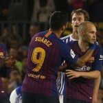 Barcelona vence en la última despedida de Iniesta