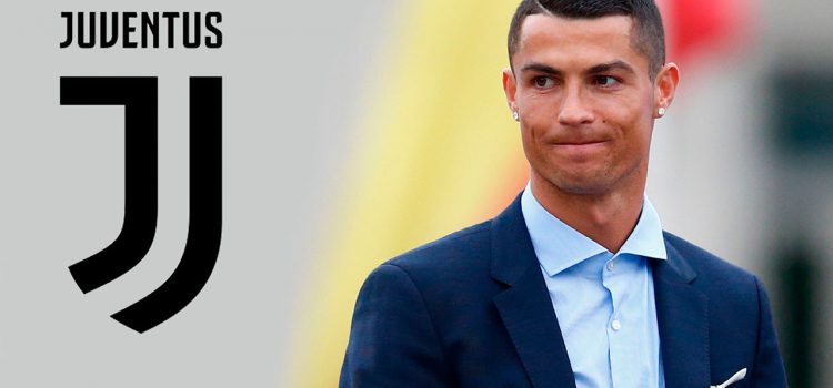 Jugadores de la Juventus le dan la bienvenida a Cristiano Ronaldo