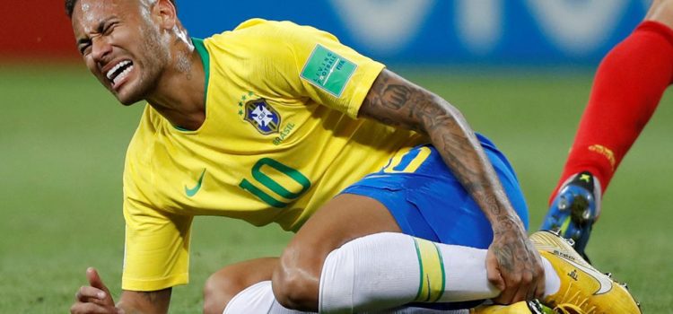 Neymar admite que exageró en Rusia y genera debate en Brasil