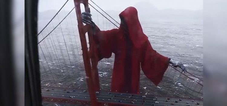 La espeluznante figura que "vigila" el Golden Gate se hace viral
