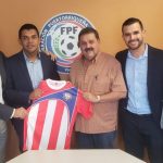 Amado Guevara firma contrato con Selección de Puerto Rico