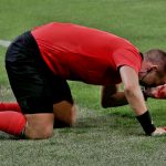 Brutal agresión a un árbitro en la Europa League (VÍDEO)
