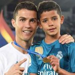 Cristiano Ronaldo Jr. le enseña a su padre a marcar goles con la Juventus