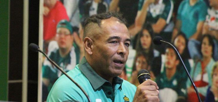 Juan Flores es homenajeado como “Guerrero de Honor” por el Santos