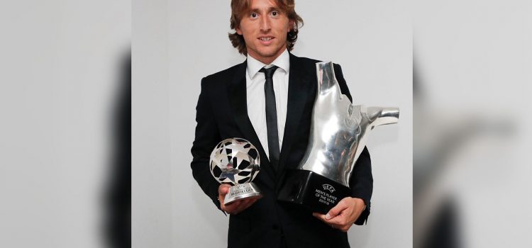 Cristiano felicitó a Modric por premio de la FIFA