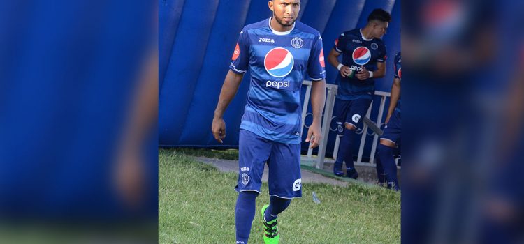 Reiniery Mayorquín suma 17 expulsiones en Liga Nacional