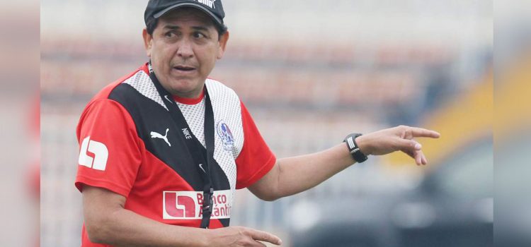 Nahún Espinoza: "Yo no pienso en invictos, sino en jugar mejor"