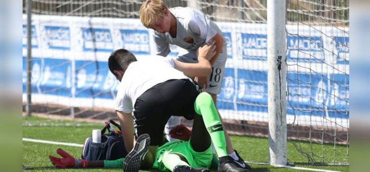 El hijo de Totti renuncia a marcar un gol para atender al portero rival