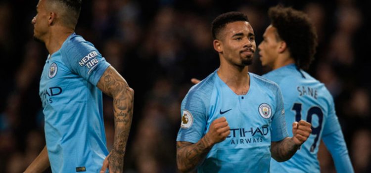 Manchester City goleó al Wolverhampton y se mantiene como escolta del Liverpool