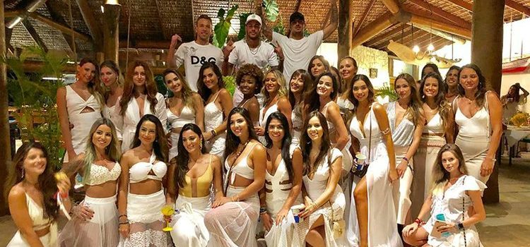 Neymar presume foto de fiesta de año nuevo con 26 mujeres