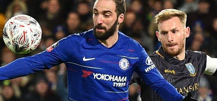 Chelsea a octavos de la FA Cup en el debut de Higuaín