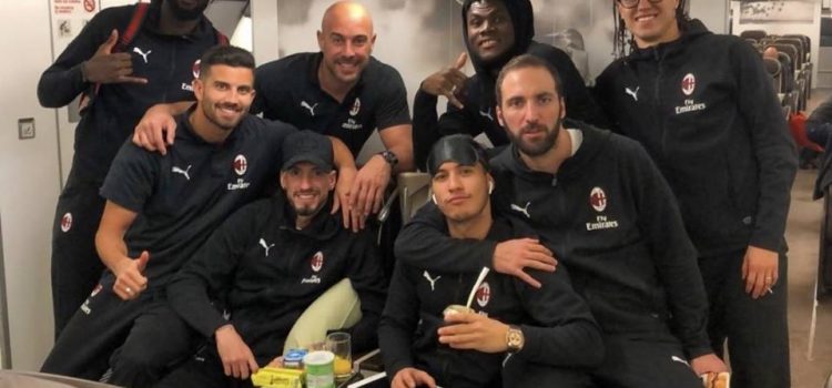 Mira a Higuaín escondiendo golosina llena de calorías