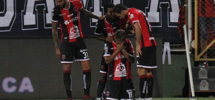 Con golazo de Álex López Alajuelense vence a Carmelita (VÍDEO)